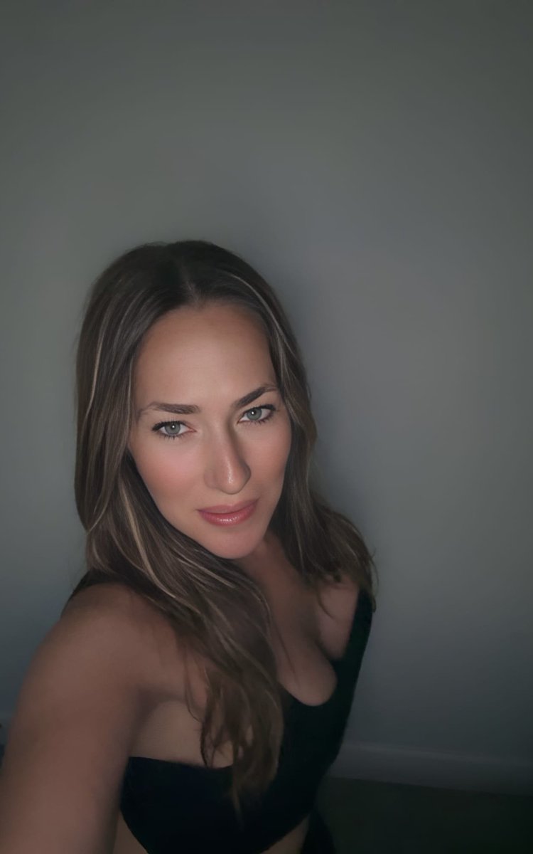 blueeyedirish10's tweet photo. Happy Saturday ππππ#irishgirl #blueeyedgirl #saturdaynight #chillnight #almostwinetime πππ
https://t.co/6ov1tJIm16
https://t.co/Wcghc1VAgB https://t.co/pE43DbxCqj