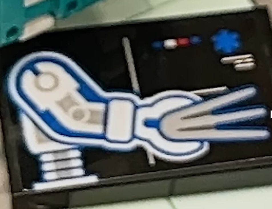 lognacio's tweet photo. theres a really cool easter egg in the new x mansion lego set!

the x ray of wolverine’s claws shows that logan has the older style of skeleton arms (the dangly ones) to show that his body and skeleton are super old compared to modern minifigures! https://t.co/LQFGZzJ9fA