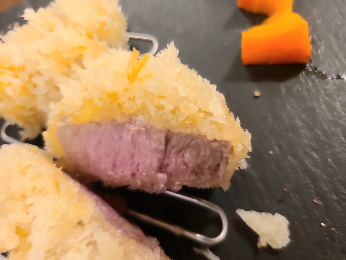 omune's tweet photo. 荻窪「とんかつそら」念願の訪問です。
◆フレンチ前菜3種盛り
シャルキュトリー盛り合わせ最高です。
◆香り豚ひれかつ御膳
しっとりとしたお肉、サクサクで軽い衣、自家製の甘めのソース✨️
◆牛メンチカツ　パルミジャーノ雪化粧
どれをとっても
最　高　！
の一言に尽きました😂
#とんかつそら https://t.co/QWuiSWVhRz