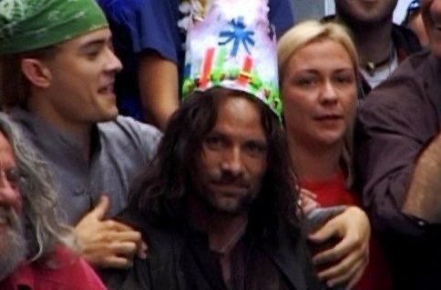 evenstvr's tweet photo. happy birthday to viggo aka aragorn !! https://t.co/dTZxbkiYDz