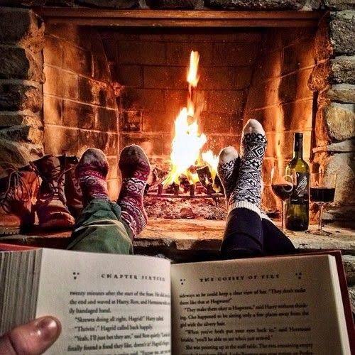 unidoconhecimen's tweet photo. 🎄📚 Você sabia que na Islândia existe uma tradição natalina chamada Jólabókaflóð? 👇

1/ Durante o Natal, os islandeses celebram o Jólabókaflóð, que significa "inundação de livros". Essa tradição envolve presentear livros na véspera de Natal e passar a noite lendo! 📖✨ https://t.co/JkDdeMRl9o