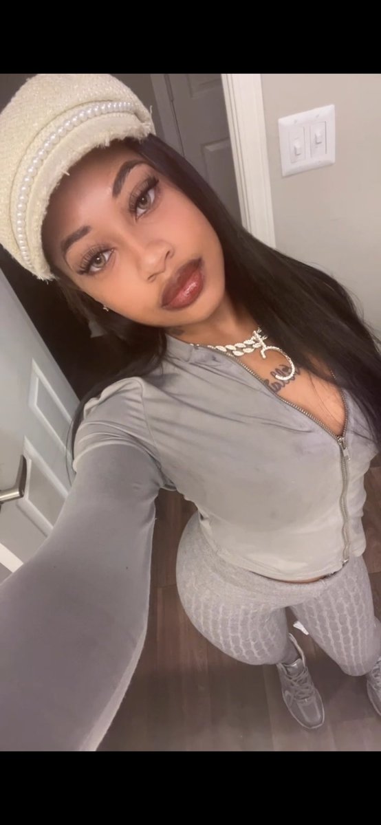 chelledadonn's tweet photo. People tend to let my looks deceive them. Villain stamped on my chest for a reason
#Welcome2Hell
#TrendyGirlLifestyle https://t.co/OzIlwCwAio