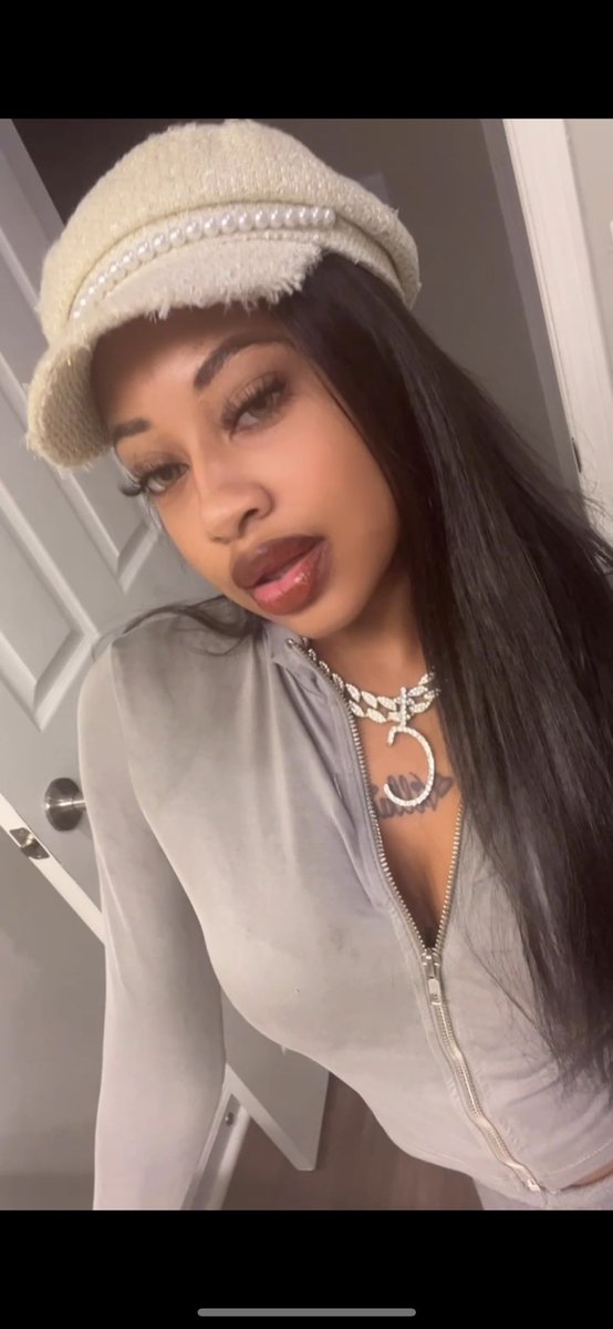 chelledadonn's tweet photo. People tend to let my looks deceive them. Villain stamped on my chest for a reason
#Welcome2Hell
#TrendyGirlLifestyle https://t.co/OzIlwCwAio