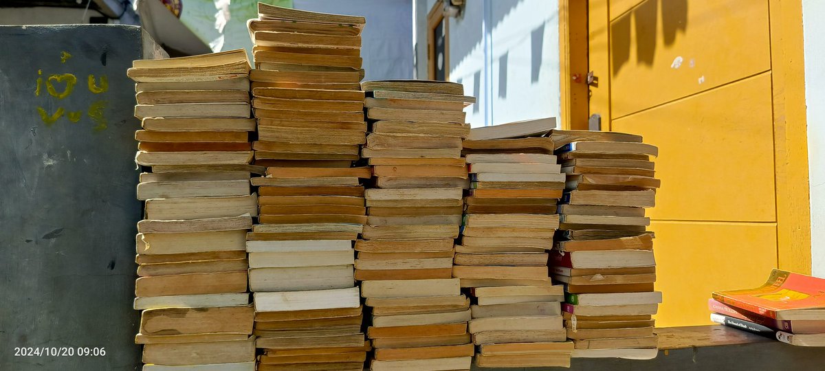 Gak tau mau diapain. 

Ada yang minat?