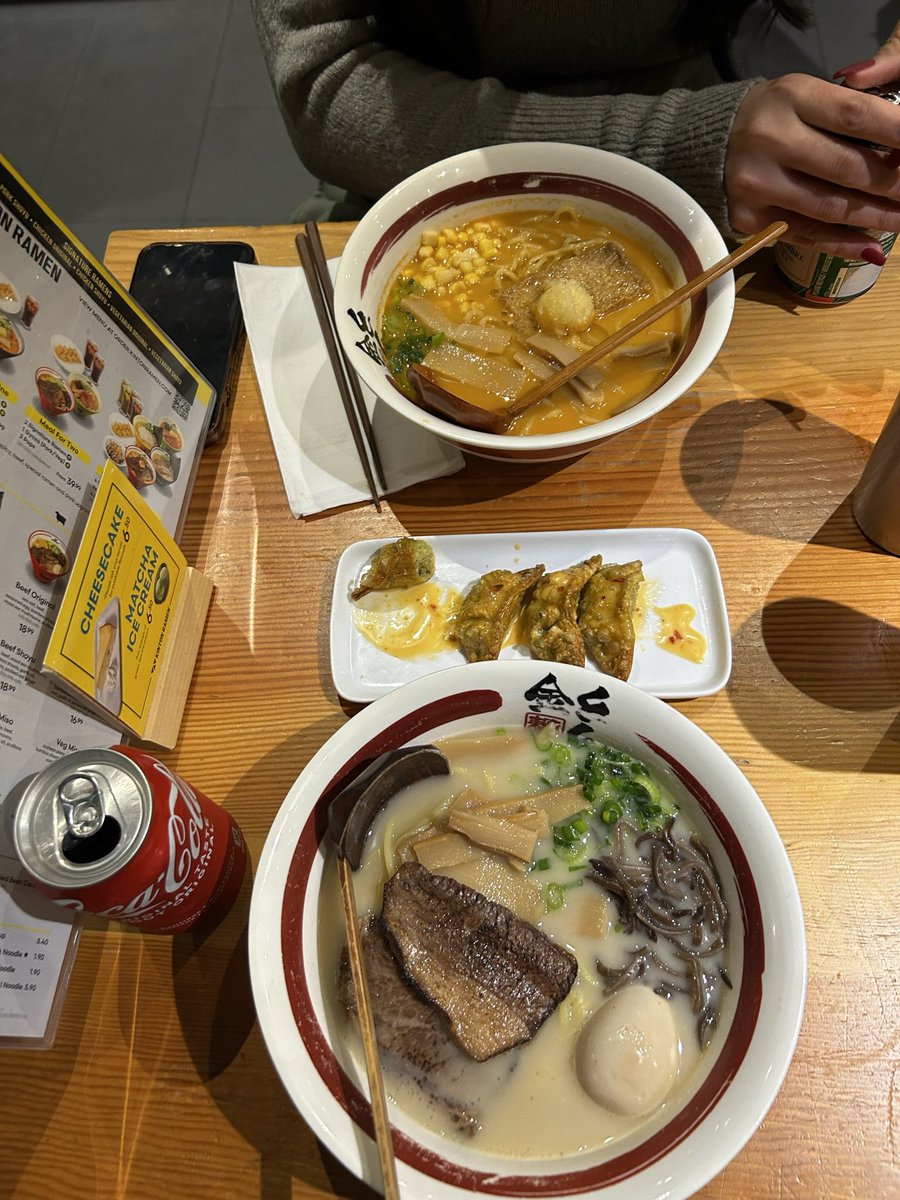MTiyent's tweet photo. Nothing beats a warm bowl of Ramen on a chilly day!💨🍜
📍Kinton Ramen, Waterloo, ON
#waterlooregion #waterlooeats #KWawesome https://t.co/NNiBnrKB2i