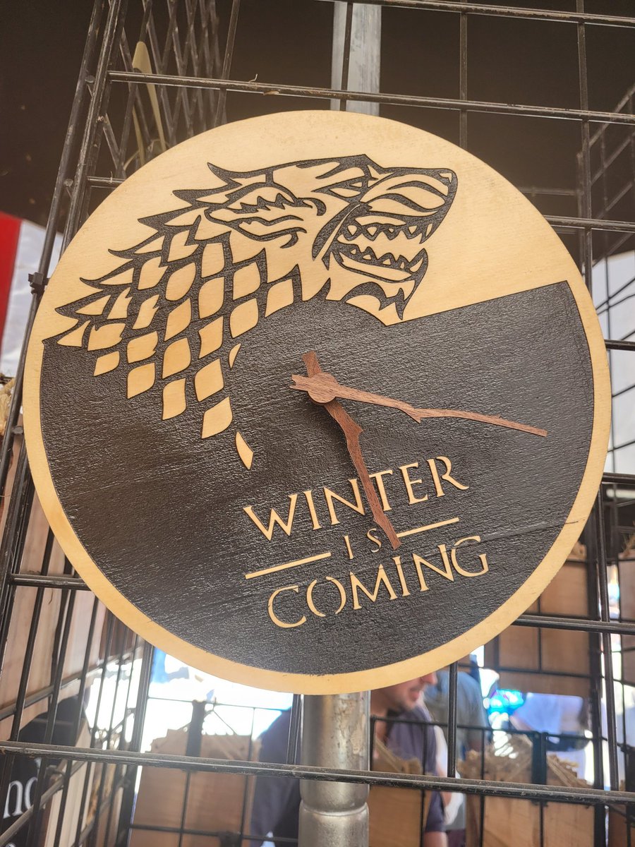 MusicDraco's tweet photo. I went to the Ren Faire today and I think the excitement of the new Life series is getting to me because I, deadass, read this clock as "Red Winter Is Coming"
#lifeseries #traffictwt #renchanting #renfaire https://t.co/PuYptC3Rwn