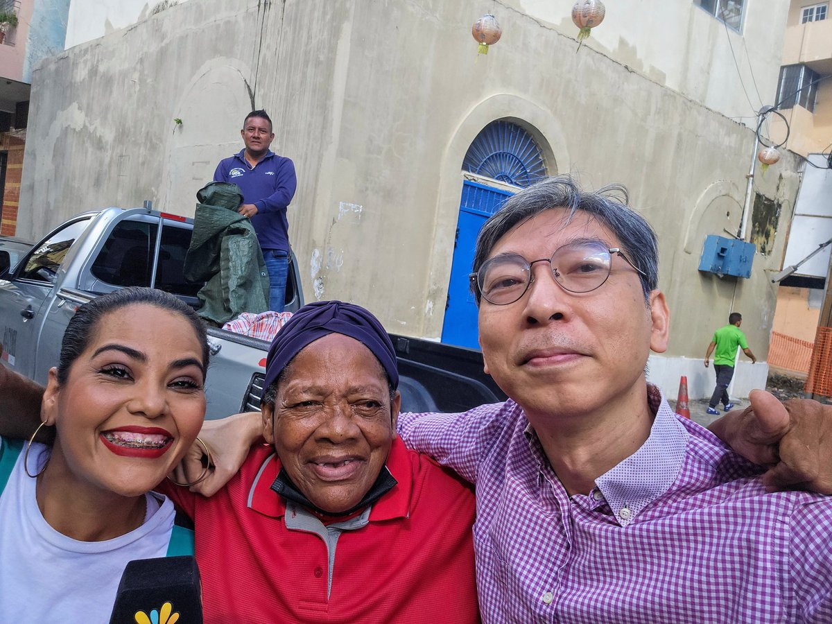 La Tía Edita, la "jefa" de los bien cuidao en el Barrio Chino a quien tengo unos 40 años de haberla conocido.

Si algún día llegamos a hacer un documental sobre Barrio Chino para China TV, ella sería la primera persona a quien entrevistaría 🙏
