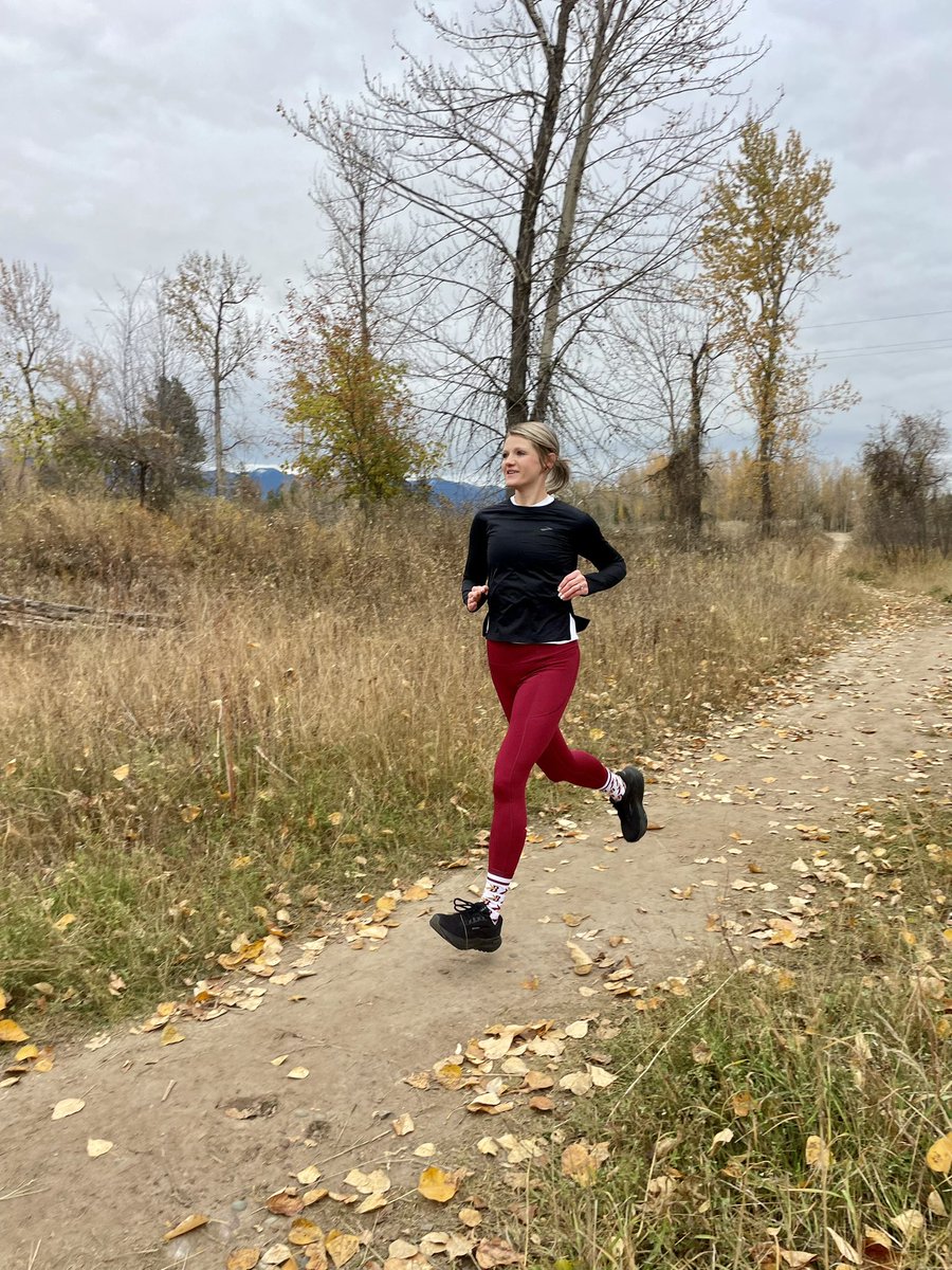 kaeloni_neville's tweet image. Fall running at its finest 🍂

#fallrunning #trailrun #brooksrunningcollective #letsrunthere #runhappy