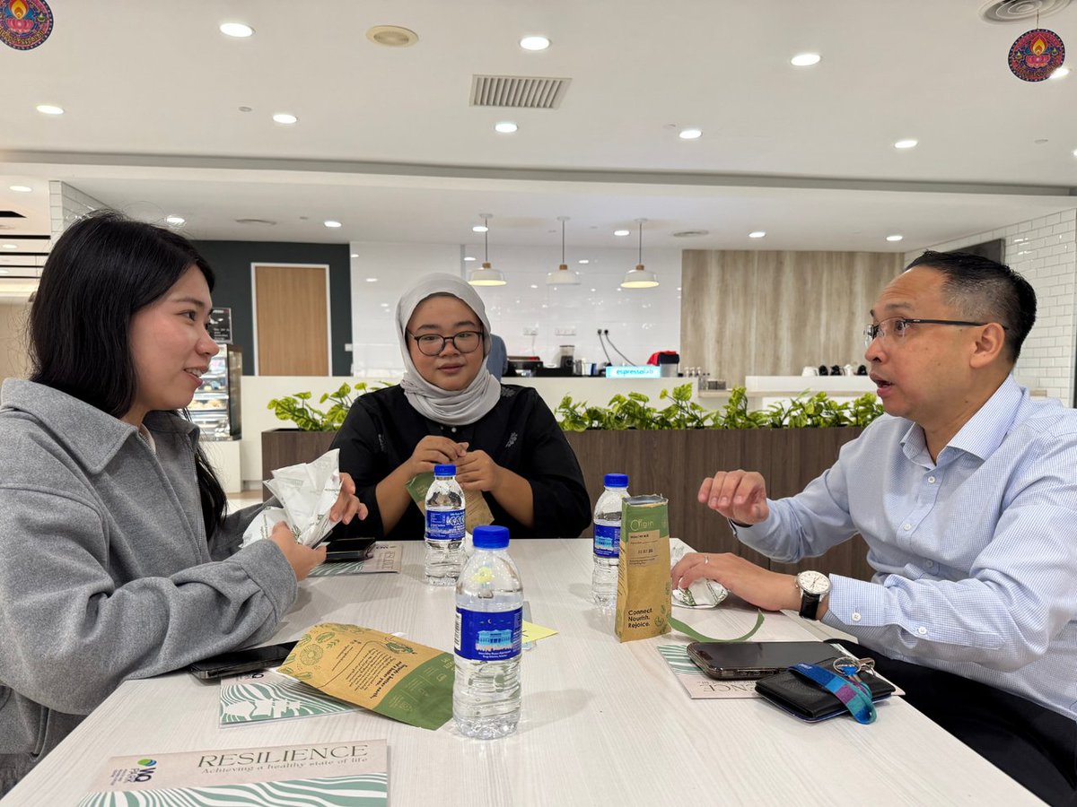 kpmg_malaysia's tweet image. An amazing Mental Health Day at KPMG! We explored the link between oral health and mental well-being, connected over Lunch Roulette, enjoyed a hands-on soap-making workshop to reduce stress, and wrapped up with an energizing Zumba session! #KPMGImpact #doworkthatmatters