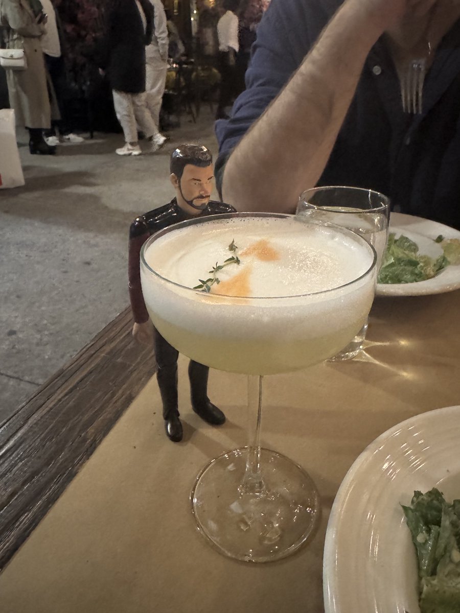 floobish's tweet photo. Post-NYCC cocktails and dinner with good friends and #LittleRiker https://t.co/1kyMsLJVyS