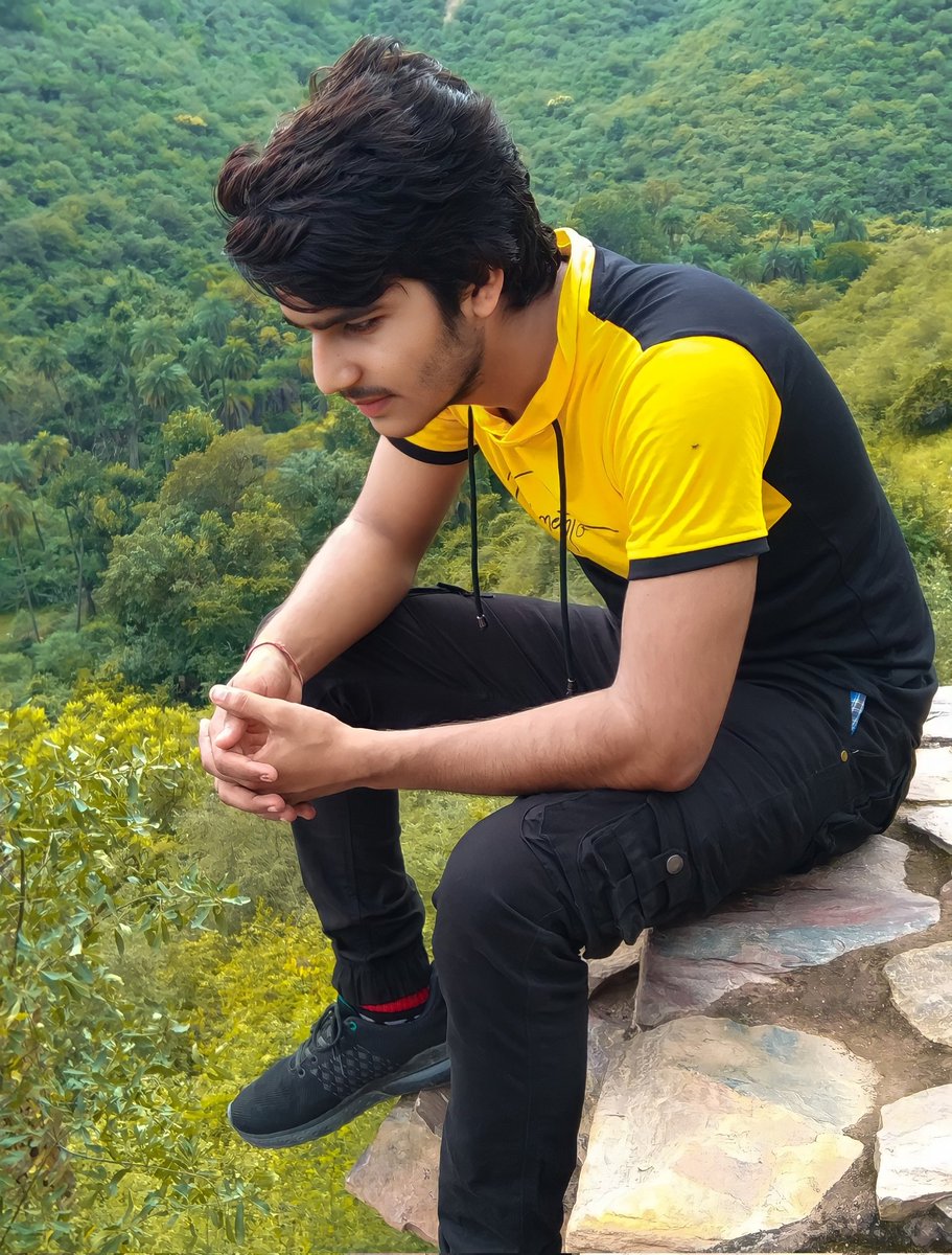 Respect.......
Always choose a person who 
Gives you respect.
Because request is more 
Important than love .
#GoodMorning      At. भानगढ़ फोर्ट