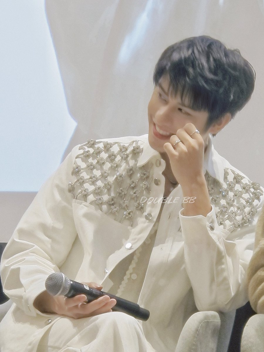 js_wbnmnb's tweet photo. 🌻
#ออกัสวชิรวิชญ์ #augustvachiravit https://t.co/nkjLVZQBbC
