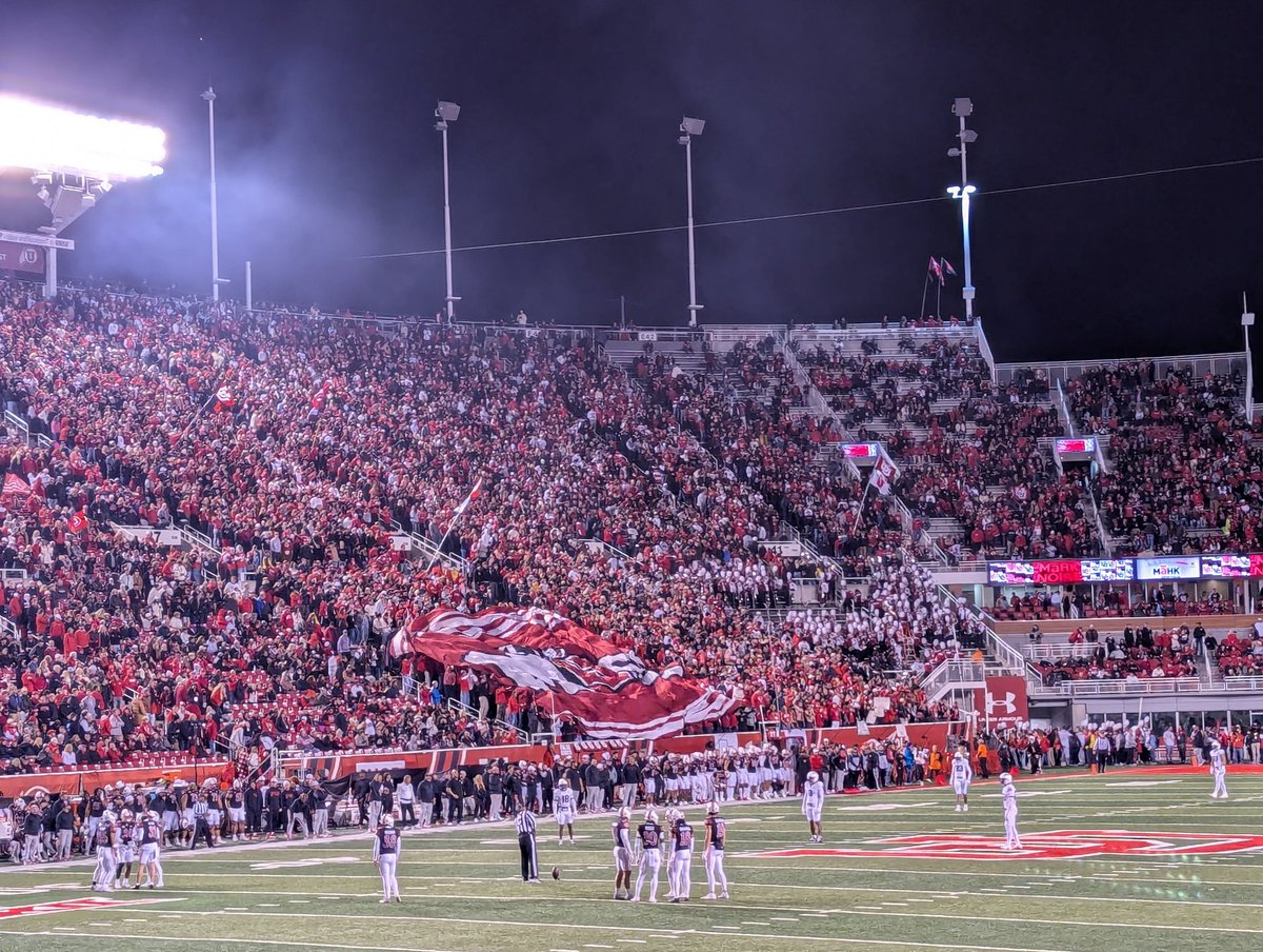BevanWeed's tweet image. Muss pretty full for late kick off. #GoUtes #Muss #beattcu