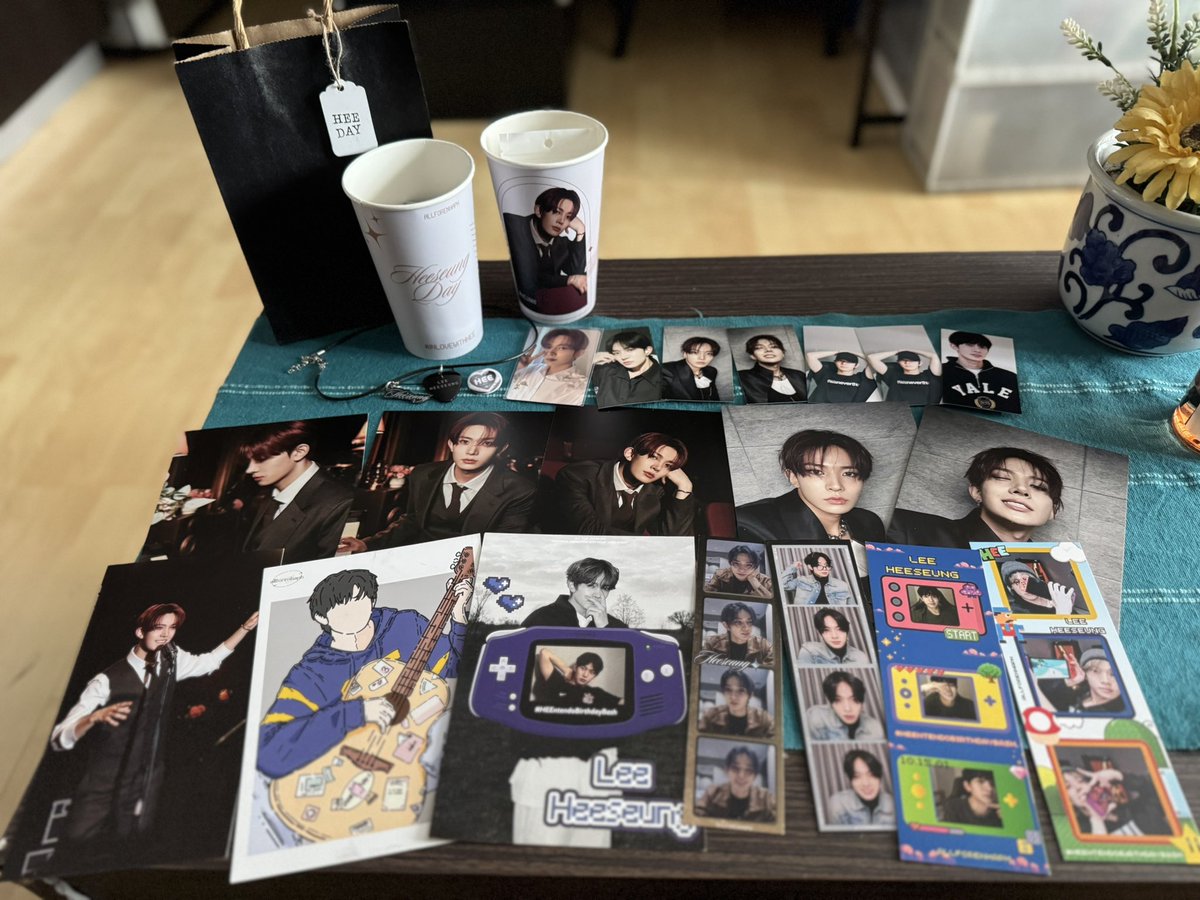 kamaecastillo's tweet photo. Visited a friend’s birthday event for Heesung!! Pretty freebies 😍😍😍

Thank you @allforenhaph for the overload papels! ❤️‍🔥❤️‍🔥 https://t.co/p3Lnr4H89N
