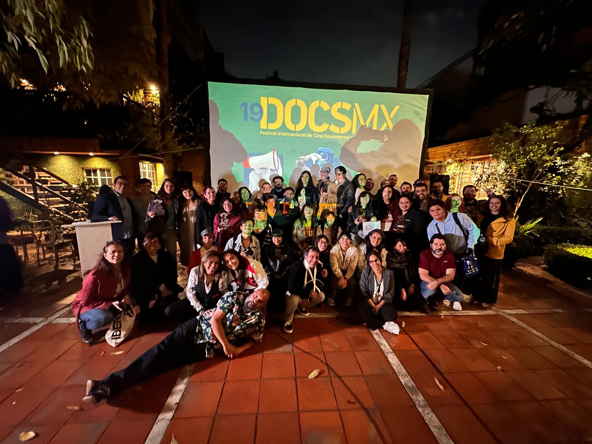 DocsMX's tweet photo. ¡Gracias por asomarse al #19DocsMX!
Nos vemos en 2025 para celebrar nuestro 20⁰ aniversario. Si este año nos asomamos por la ventana, el próximo año echaremos la casa por ella. ✨ https://t.co/xrJJtKX04V