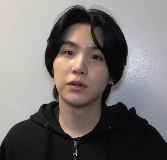 midasmeowgi's tweet photo. yoongi                                       his antis🤢 https://t.co/94zHHVRpFb