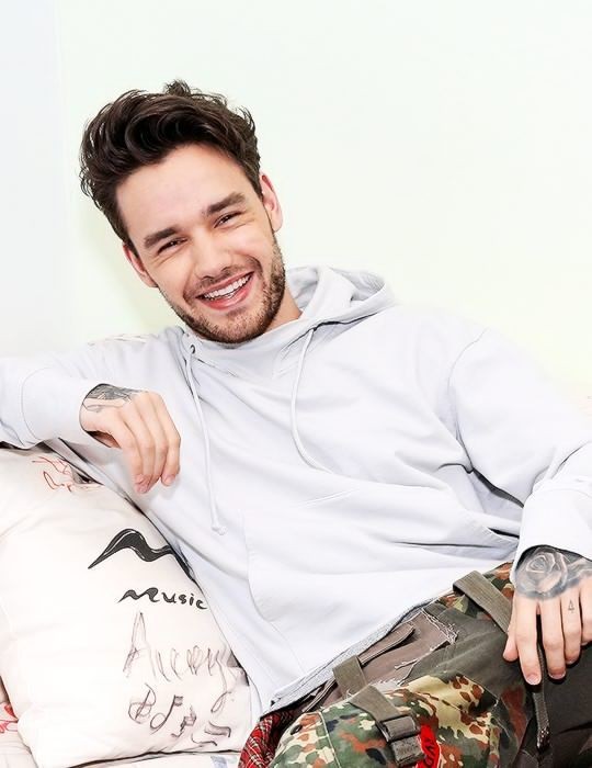 imalejandrap's tweet photo. liam payne fotos 
liam payne’s body 
fotos de liam payne  
liam payne cuerpo 
liam payne’s tmz photos
cuerpo de Liam Payne

¡A LIMPIAR EL BUSCADOR POR LA FAMILIA DE LIAM! 
-------
¿YA LLEGASTE AL CIELO VERDAD ÁNGEL? ❤️‍🩹✨☁
LAS NUBES NOS DAN ESA SEÑAL, DESCANSA. TE AMO POR SIEMPRE https://t.co/rUASbp73b9