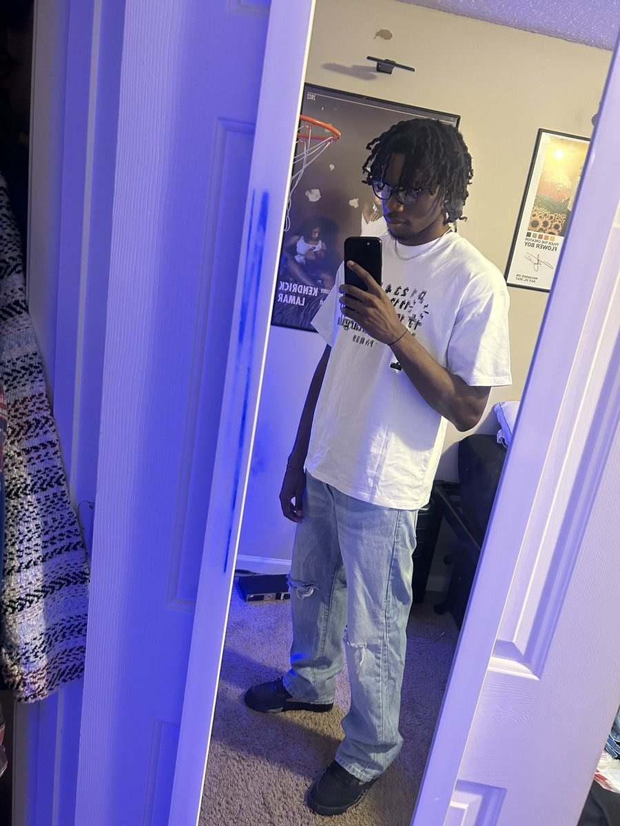 Dullahsarchives's tweet photo. GHOE cool asl🕺🏾 https://t.co/tyqeVjxMrD