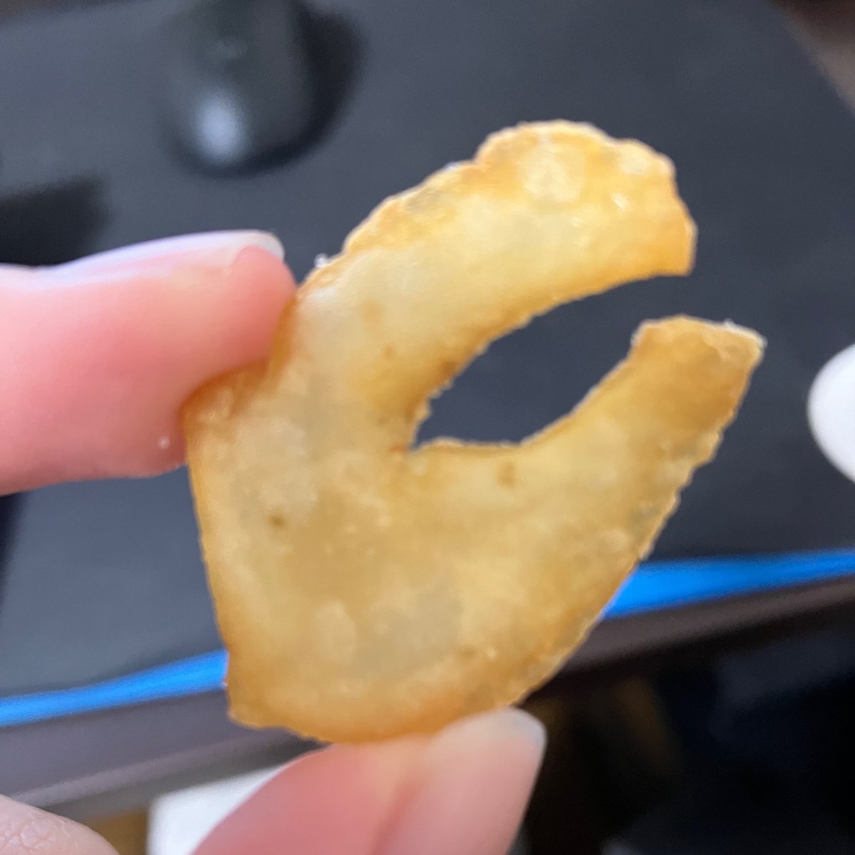 マックを買ったら変な形をしたポテトが入ってて横転