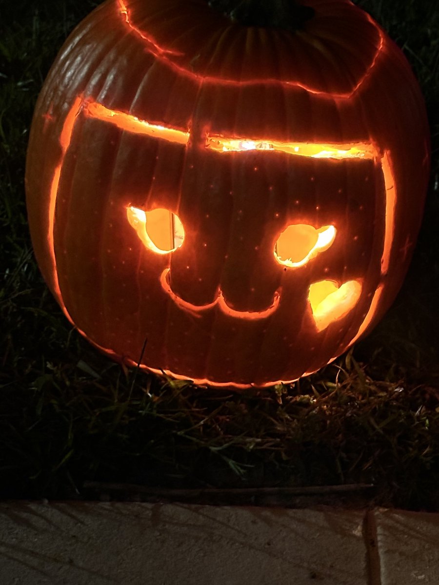 overgrown_vinee's tweet photo. COLON THREE BLOCK PUMPKIN ?!?!?!
#bossrushroblox #colonthreeblock https://t.co/OihwuzHL4k