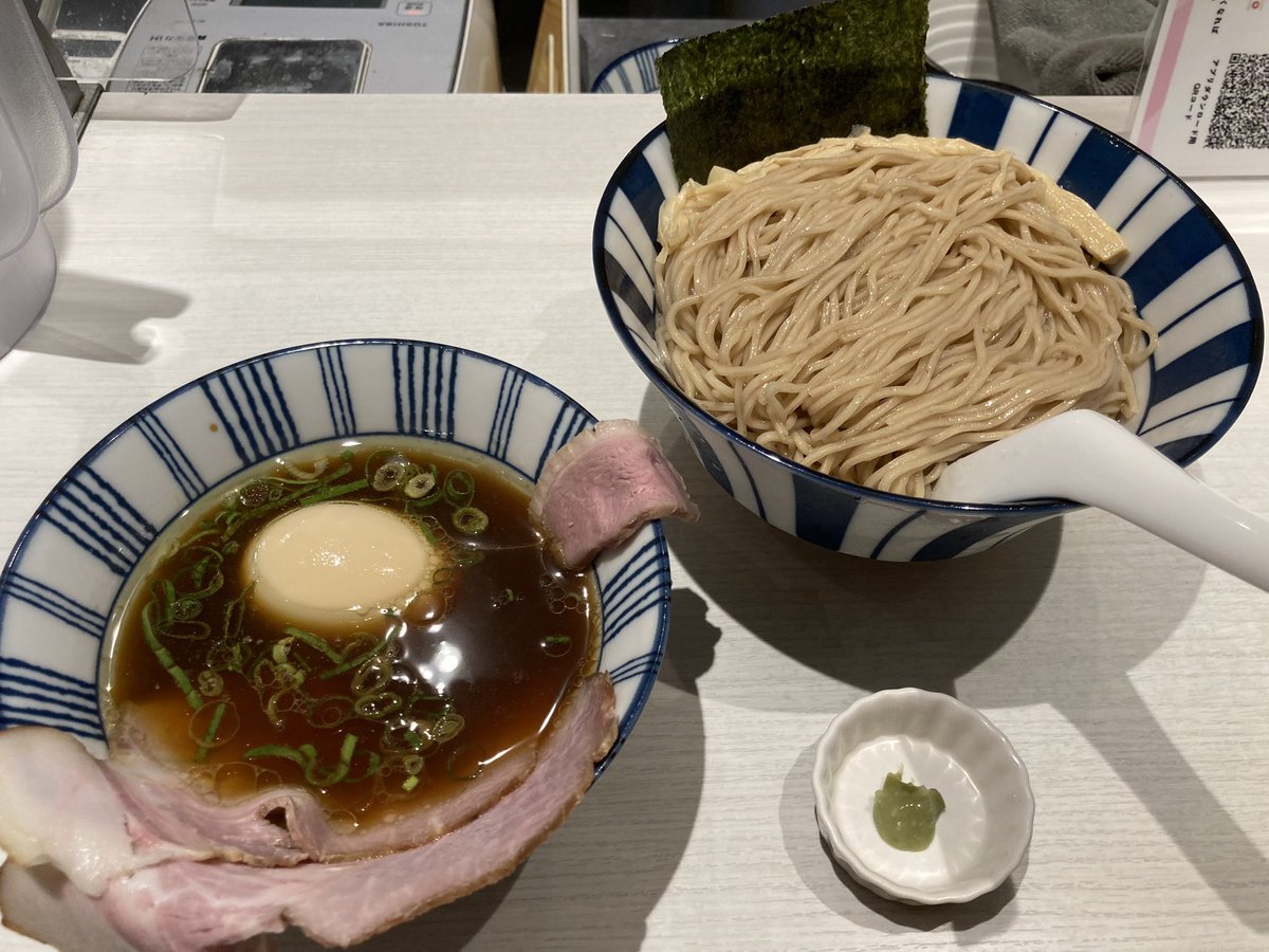 さすがに家系食べた後だから行かんけど、横浜遠征の時は「淡麗拉麺　己巳」は行きたいわね。Liella!ユニットファンミ最終章の後に食った昆布水つけ麺があっぱれだった。