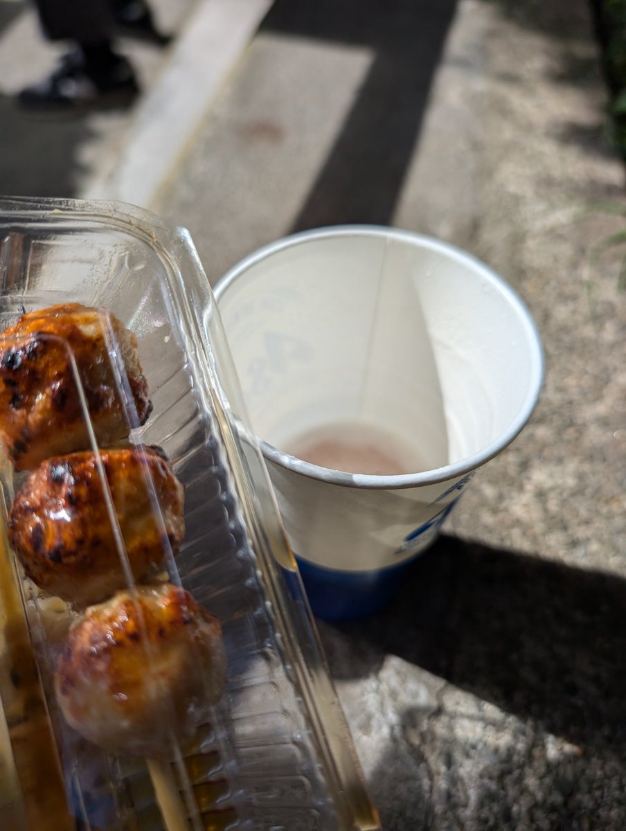 葛西祭り。葛西にすげー人がいる（笑）午前中からビールがすすむ！