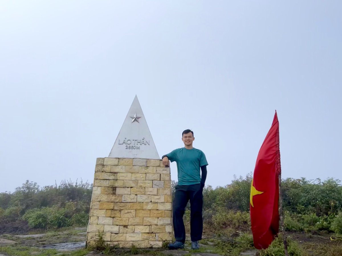 Cả nhà ai thích bộ môn trekking này ko. Theo cảm nhận bản thân mình thấy bộ môn trekking này rất hay luôn. Đầu tiên là giúp mn thư giãn cực kỳ, tăng thể lực, sâu thêm nữa giúp mn thấy được diễn biến bên trong của tâm mình.
