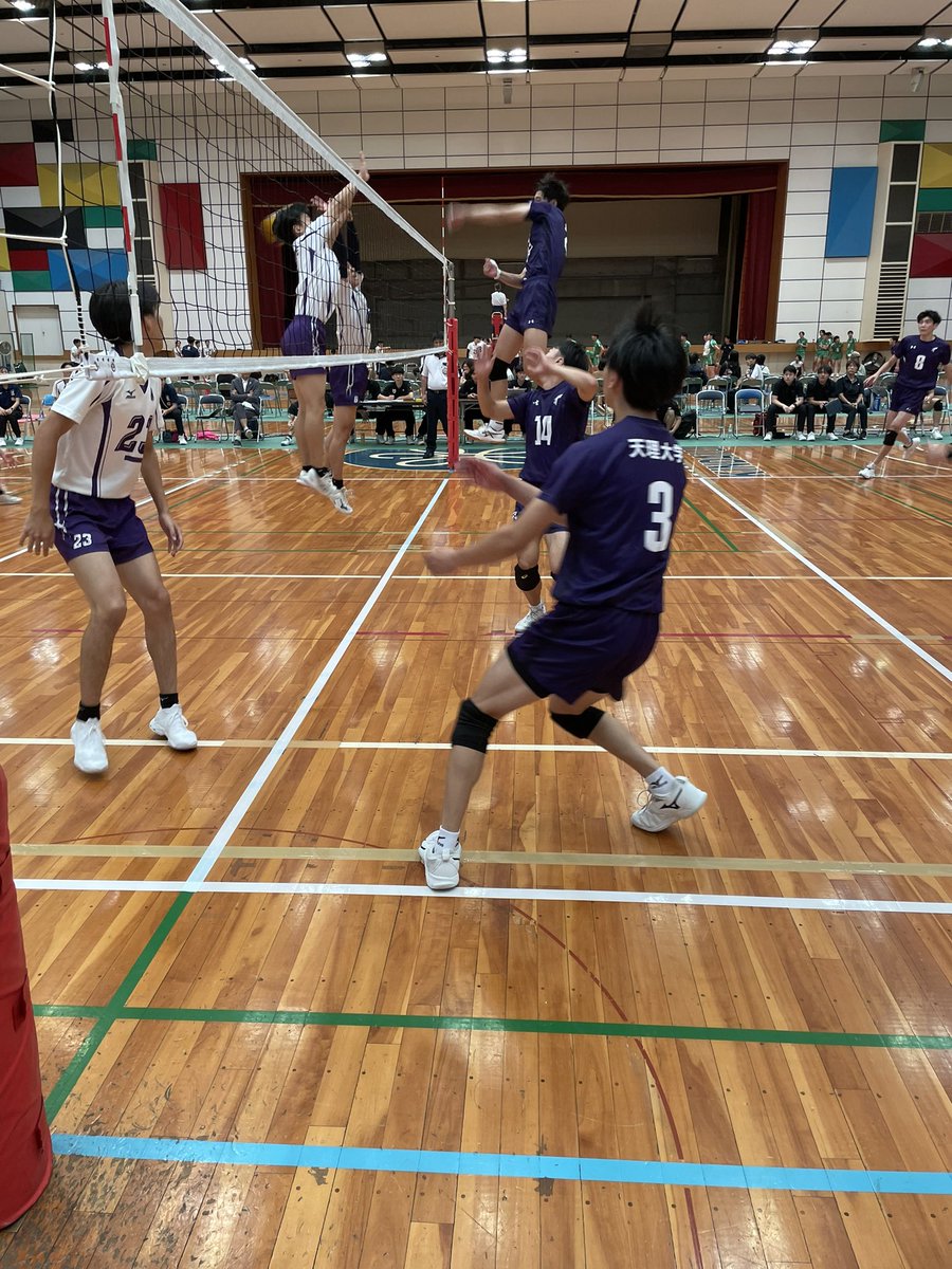 kansaiuvf's tweet photo. 【RIGAVIL CUP2024　秋季リーグ戦】
男子1部
Aコート　第1試合
天理大学ー関西大学
3ー1
25-15
25-23
23-25
31-29

#関西大学バレーボール連盟
#関西学連 #秋季リーグ戦
#バレーボール
#Riche https://t.co/DrpnQajaK8