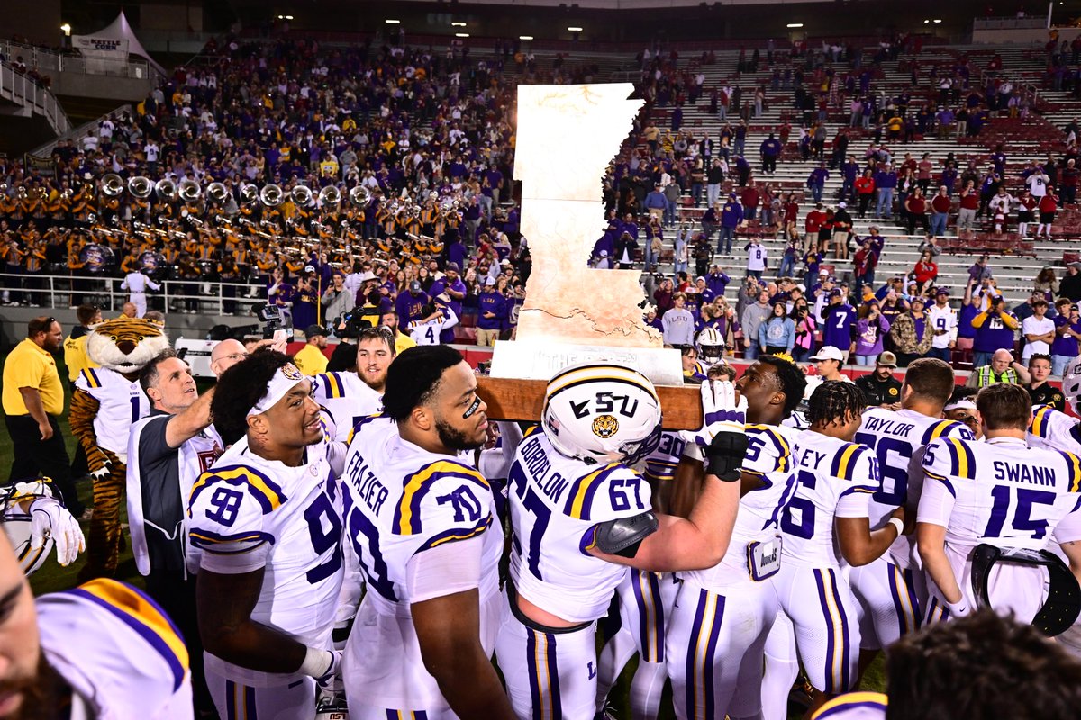 LSUfootball's tweet photo. That’s 8 of the last 9 for the Tigahs https://t.co/VpWH4LbFlu