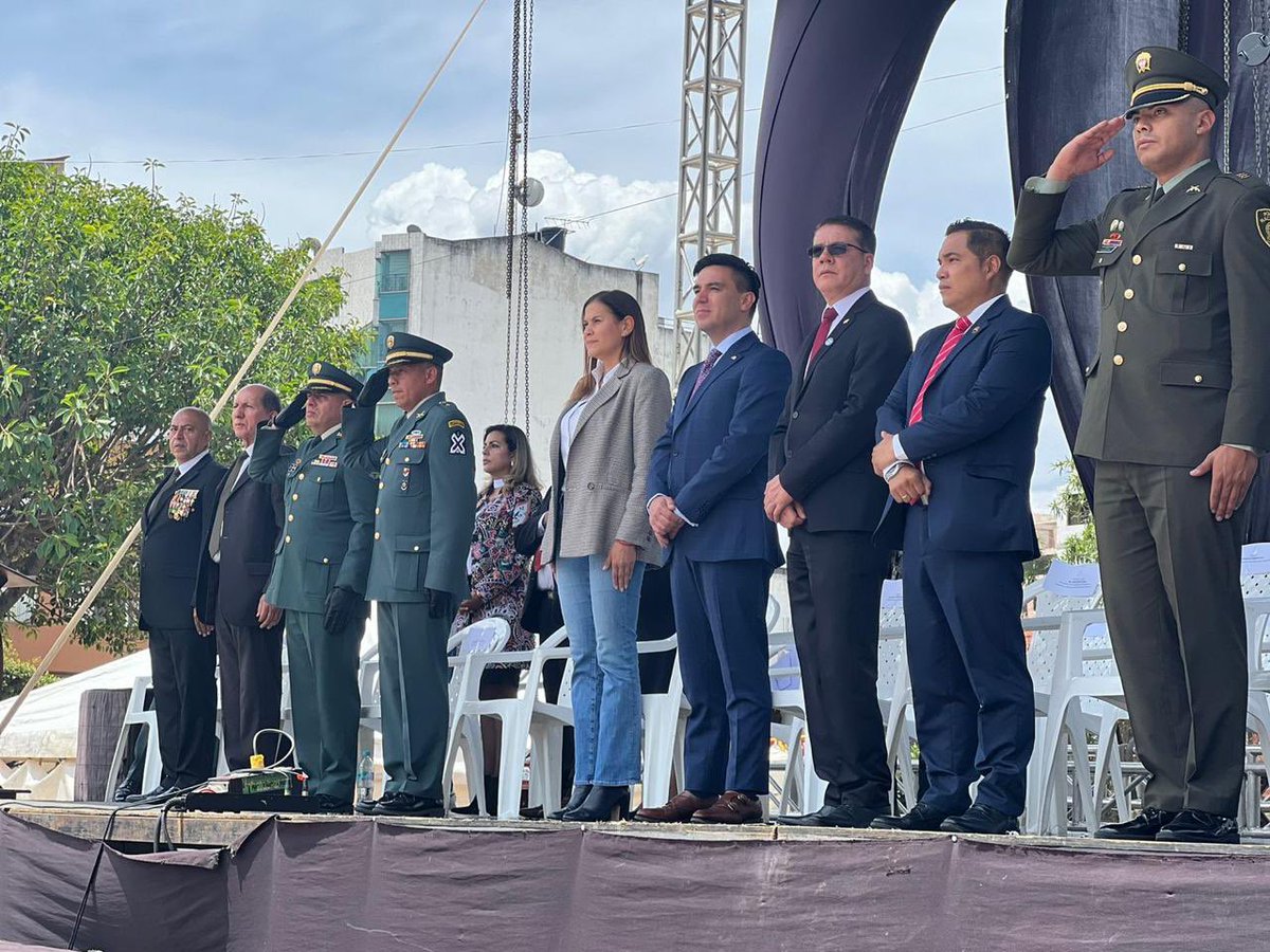 mindefensa's tweet photo. En el marco de la conmemoración del Día del Veterano, la viceministra de Veteranos y del #GSED, Ana Catalina Cano, presidió la ceremonia llevada a cabo en Sogamoso, Boyacá, donde exaltó y enalteció la labor de más de 4.000 hombres y mujeres que conforman la reserva de veteranos y veteranas en este municipio.
Desde el sector Defensa celebramos que las regiones se unan al sentido de agradecimiento y reconocimiento a nuestros héroes y heroínas que dieron su tiempo, servicio y hasta su vida por la seguridad y defensa de los colombianos.
#JuntosPorNuestrosVeteranos