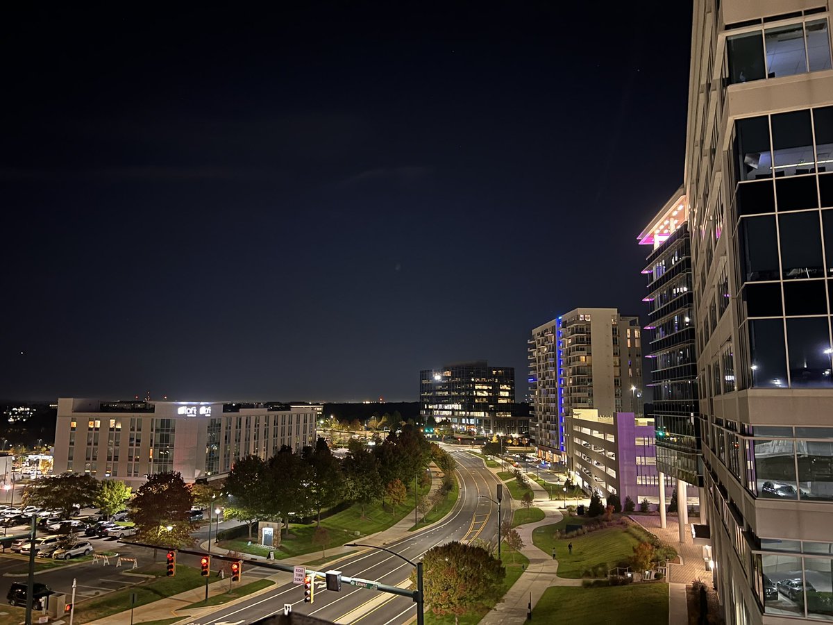 🛸 avril (space creacher) 🛸 tweet media