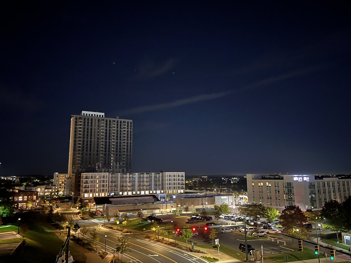 🛸 avril (space creacher) 🛸 tweet media