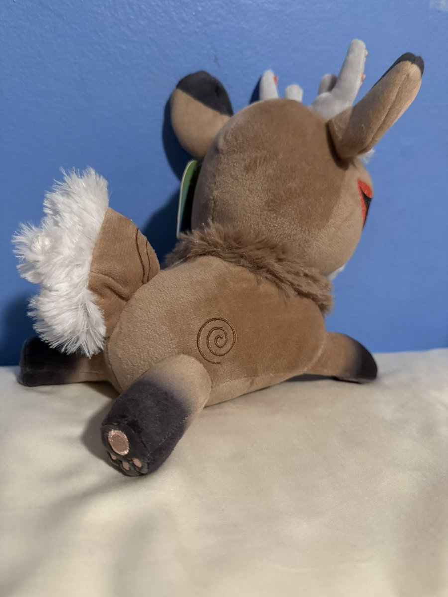 Skully_Deer's tweet photo. Day 65 of Plushie Posting
Noah Spirit Plushie
He’s a @Makeship plushie and was designed by @fantakoi. He’s from a webtoon called Ghost Lights, which is by Fantakoi, and it’s a really good series. Also, I got him when he and Robin first got made. https://t.co/sthfLdCa7t