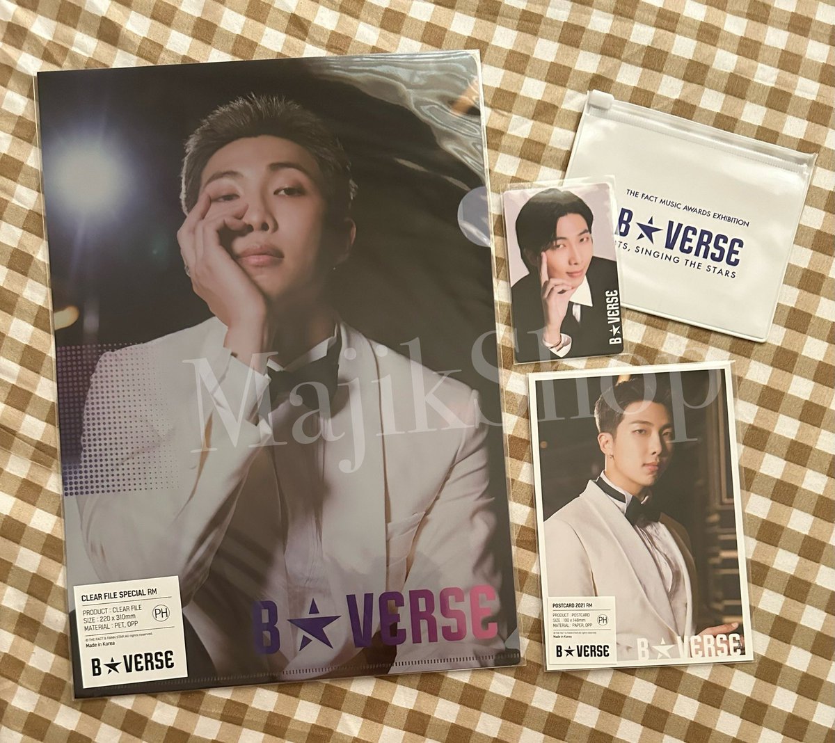 MajikShop7's tweet photo. WTS LFB PH

BTS B*Verse Set

Inclusions:
✅ Clear File (sealed)
✅ 2022 PC with pouch
✅ Postcard (sealed)

Available:
✅ RM, J-Hope, V

P480 per member set

Onhand &amp; ready to ship

🏷️ namjoon hobi jhope taehyung bverse photocard https://t.co/b3omnNTym1
