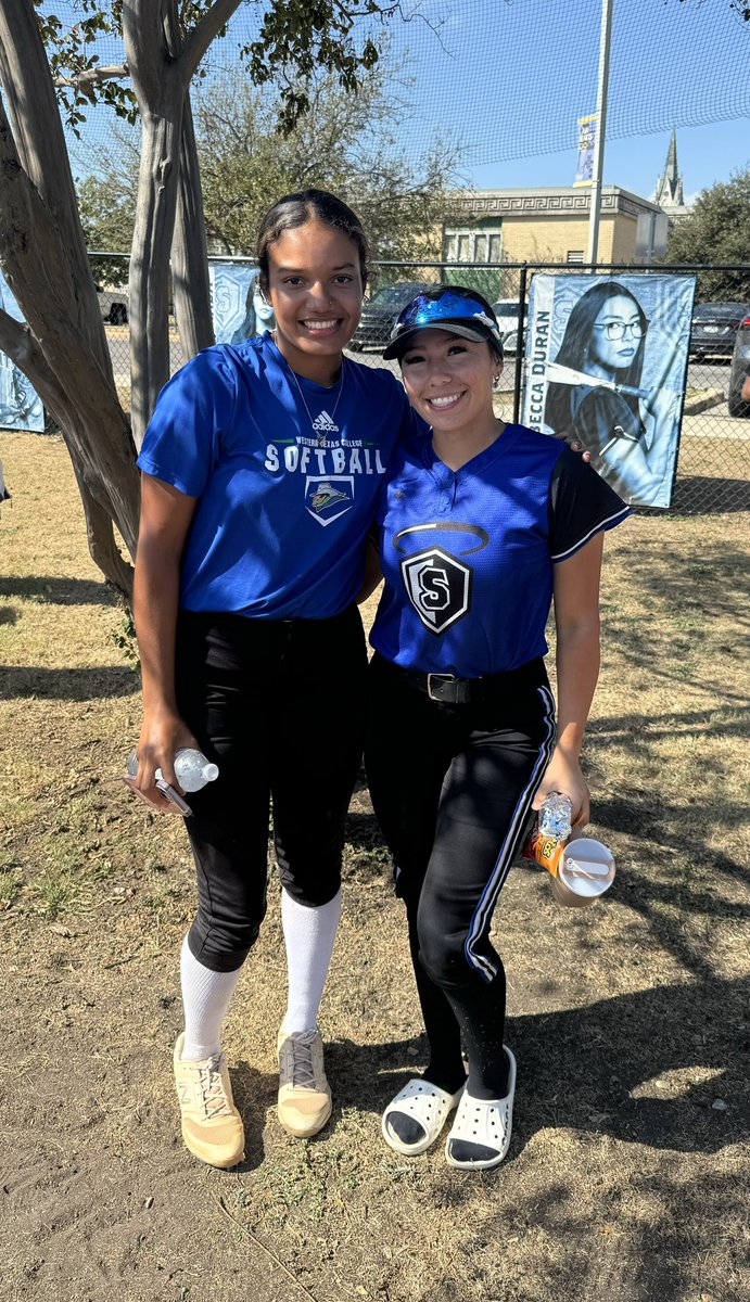 Warren_Softball's tweet photo. Another fall ball game featuring a couple of our former Warriors! Maddy Roberts (24)-Western Texas College and Ayanna Trejo (24)-OLLU 💜🥎 https://t.co/Y9L4p3ROlU