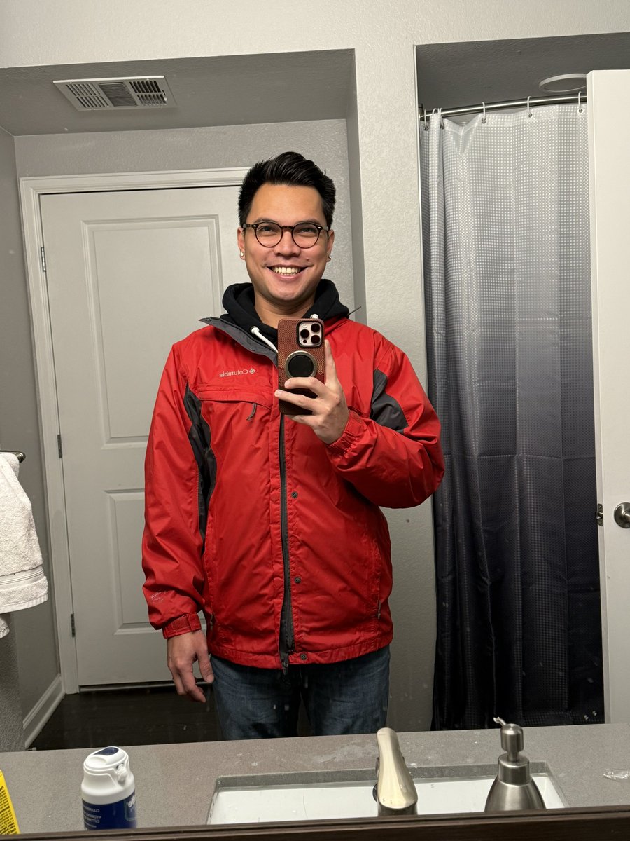paullutedpost's tweet photo. Getting colder again especially when you’re on a scooter so this is my outfit everytime I scooter lol https://t.co/jGcM3R52fC