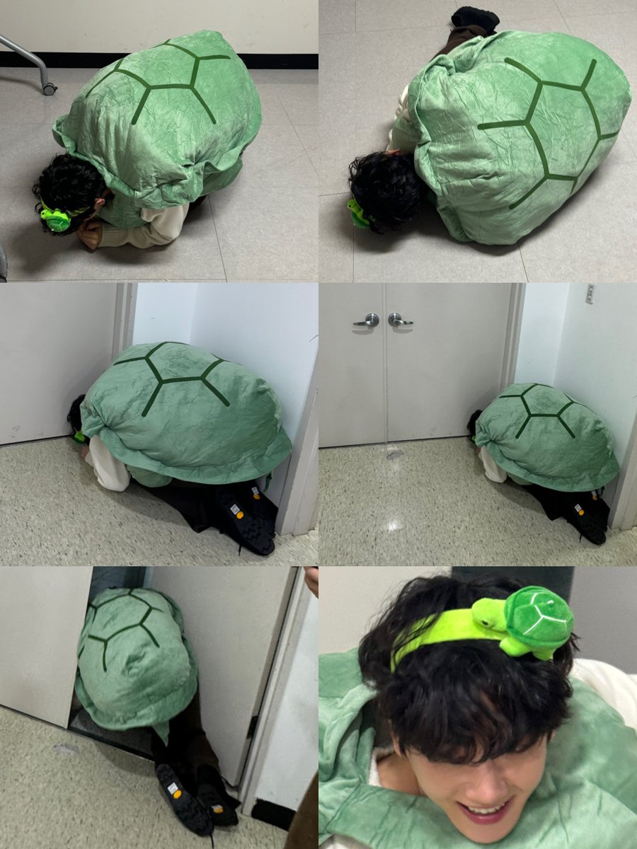 lightbaek614's tweet photo. safe to say baekhyun enjoyed this outfit so much ㅋㅋㅋㅋ https://t.co/YoYaLyFAol