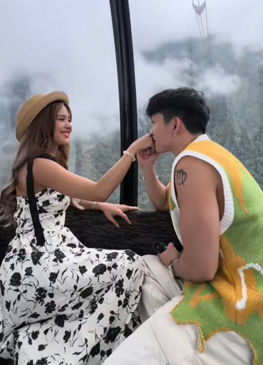 armieraculous's tweet photo. Happy 2nd year of love, Karlia! 🧡
Ilybsm! 😘 https://t.co/tVTSi9EIq1