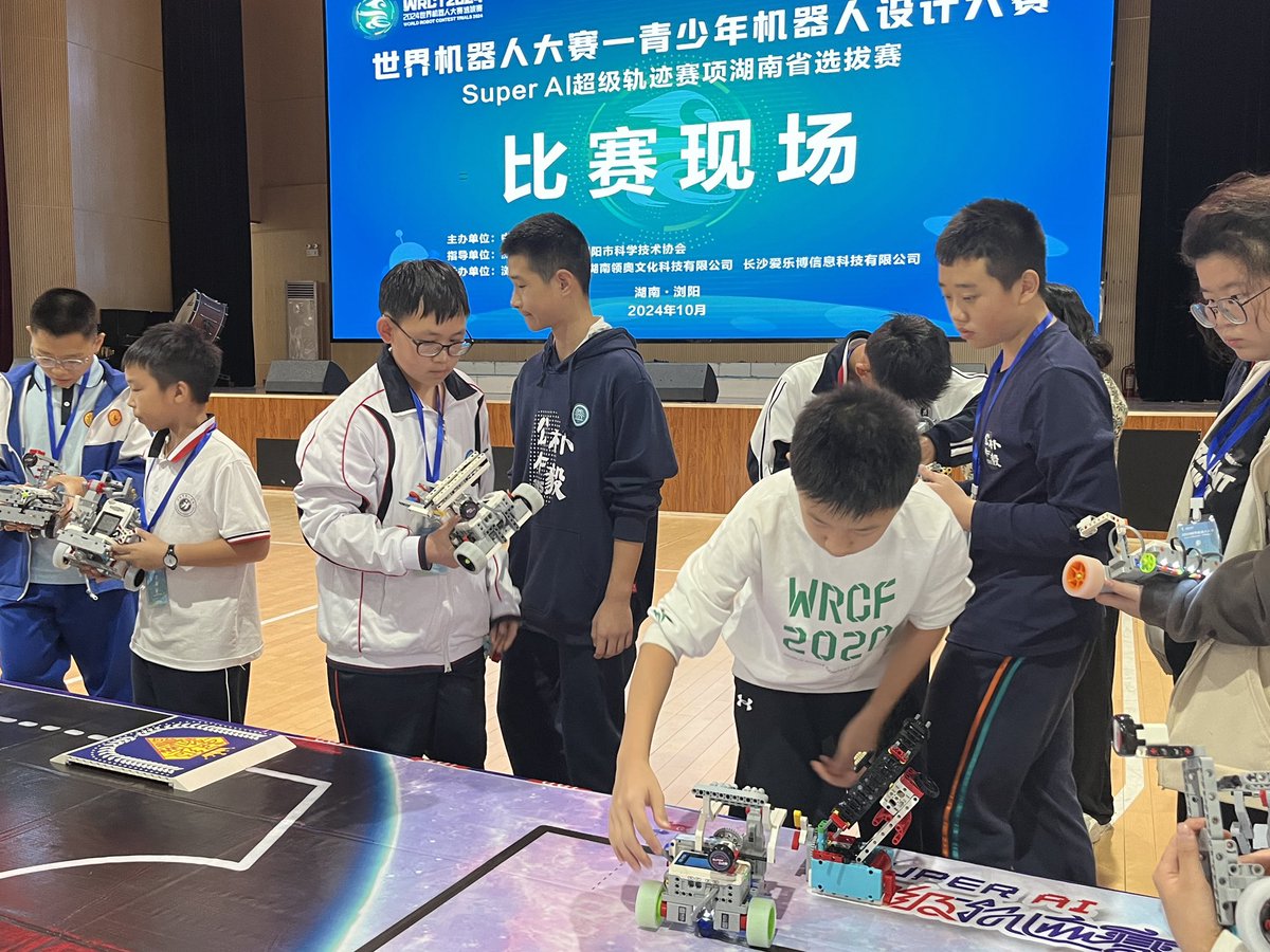 zmrobot's tweet photo. Super AI Track city competition in Hunan province !!!
#education #coding #ZMROBO #robotics #WiseKit #AI #deeplearning #computerscience #k12education #k12schools #STEM #build #play #create #kids #solutions #student #competition #robotics #training #children #ai #WRC #super https://t.co/rZkxfoI1AH