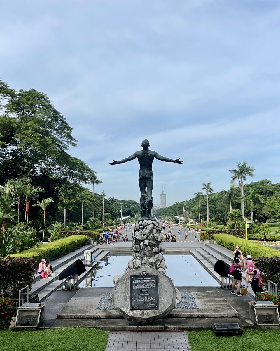 brwinfsc's tweet photo. Dahil madalang na lang tayo sa Metro Manila, gawin nating goal ang @clfrnia_maki Trilogy Run Series 😅

Sa QC ⬜️ • Sa UP ✅  • Sa Kalsada ng BGC ⬜️

���🏻🙏🏼✨ https://t.co/SLw4hNZnIw
