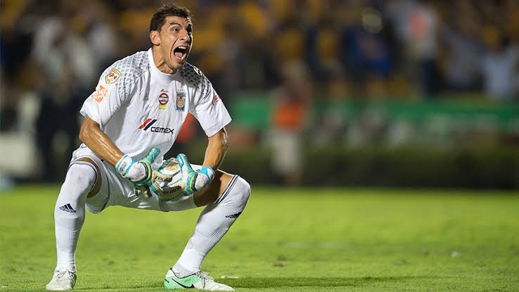 J. Lara (@jlaram12) on Twitter photo Hoy se equivocó en el gol de Canales, pero conmigo no cuenten para reventarlo.
Yo sí tengo memoria. Este señor nos ha dado grandeza y estoy seguro que el próximo Clásico va salir con el cuchillo entre los dientes.
Siempre en tu barco, toda la vida <a href="/PatonGuzman/">Nahuel.I.Guzman</a> Hoy se equivocó en el gol de Canales, pero conmigo no cuenten para reventarlo.
Yo sí tengo memoria. Este señor nos ha dado grandeza y estoy seguro que el próximo Clásico va salir con el cuchillo entre los dientes.
Siempre en tu barco, toda la vida <a href="/PatonGuzman/">Nahuel.I.Guzman</a>