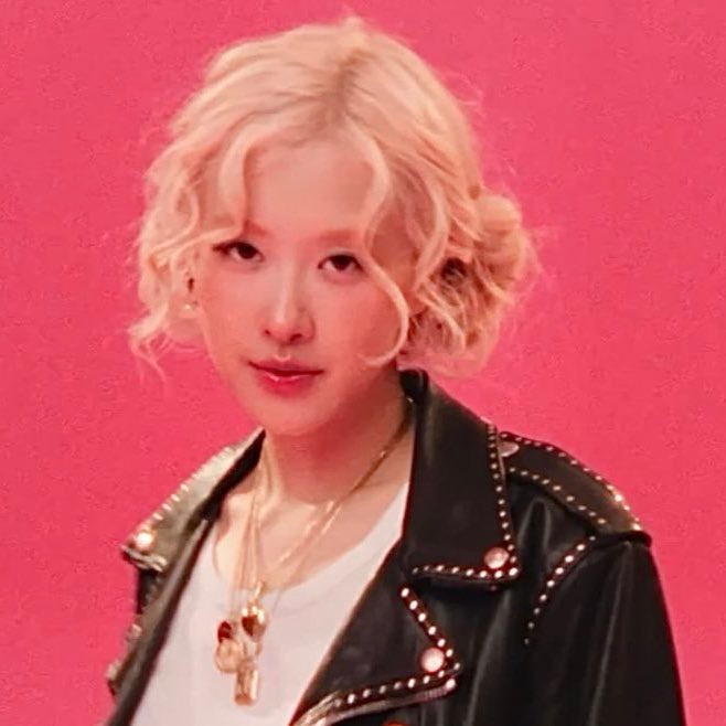 APT has reached 50M views on YouTube!!

#ROSÉ #ROSÉ_BRUNO_APT