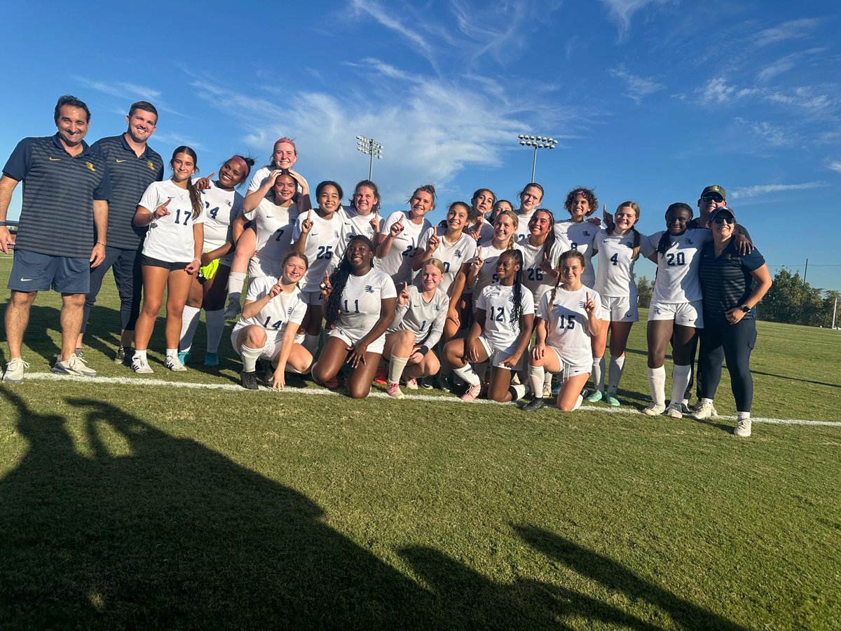 throckad's tweet photo. @LausanneLynx win in a 8 deep PK shootout. 3 of 8 stopped by Throckmorton '28 bringing her to 6 of 13 stopped in 2 OT @TSSAAsoccer games this week. PKs made - Smith '27, Hamze '27, Pizzimenti '28, Throckmorton '28, Spain '28, Auger '27. @DailyMemphian @johnvarlas https://t.co/ONsOiqHzlG