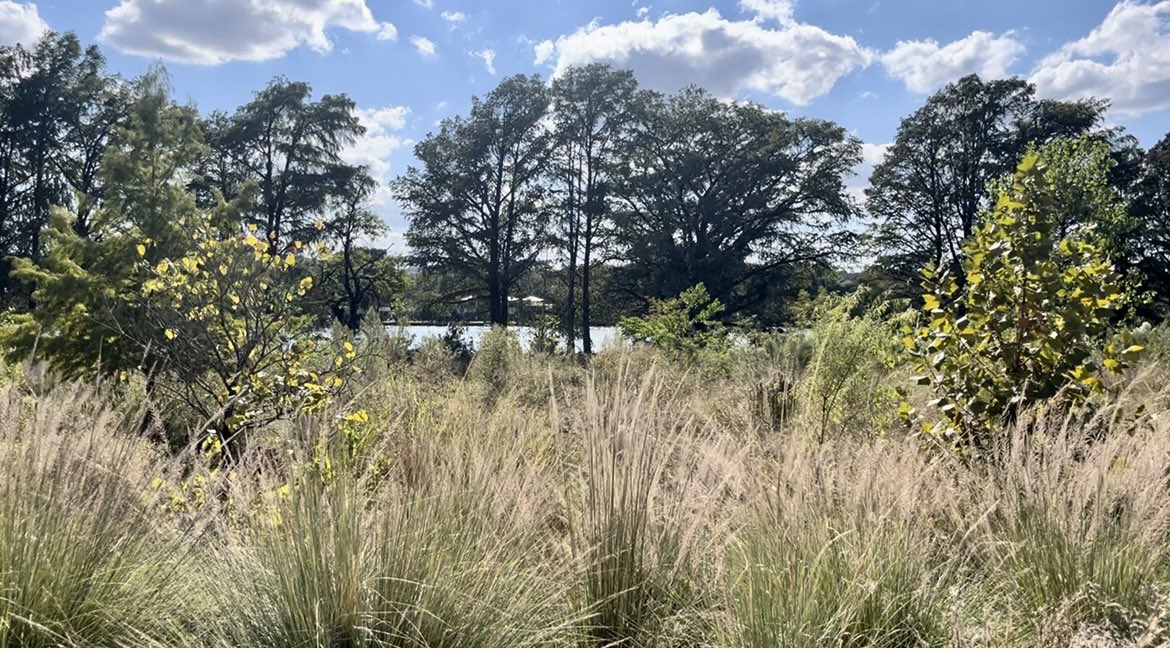 The #TeacherRetreat <a href="/HoldsworthCentr/">Holdsworth Center</a>  has been amazing! Thank you to all the wonderful sponsors that made this weekend possible and for <a href="/kaallen0046/">Mrs. Allen</a> for nominating me! The staff and the service they provide here is top notch! Thank you for everything!