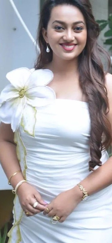 viralvideos16's tweet photo. π― #EstherNoronhaThread
π― #PoornaThread
#Bollywood #Actress #Poorna #EstherNoronha New Look https://t.co/G4tRfjbzA7
