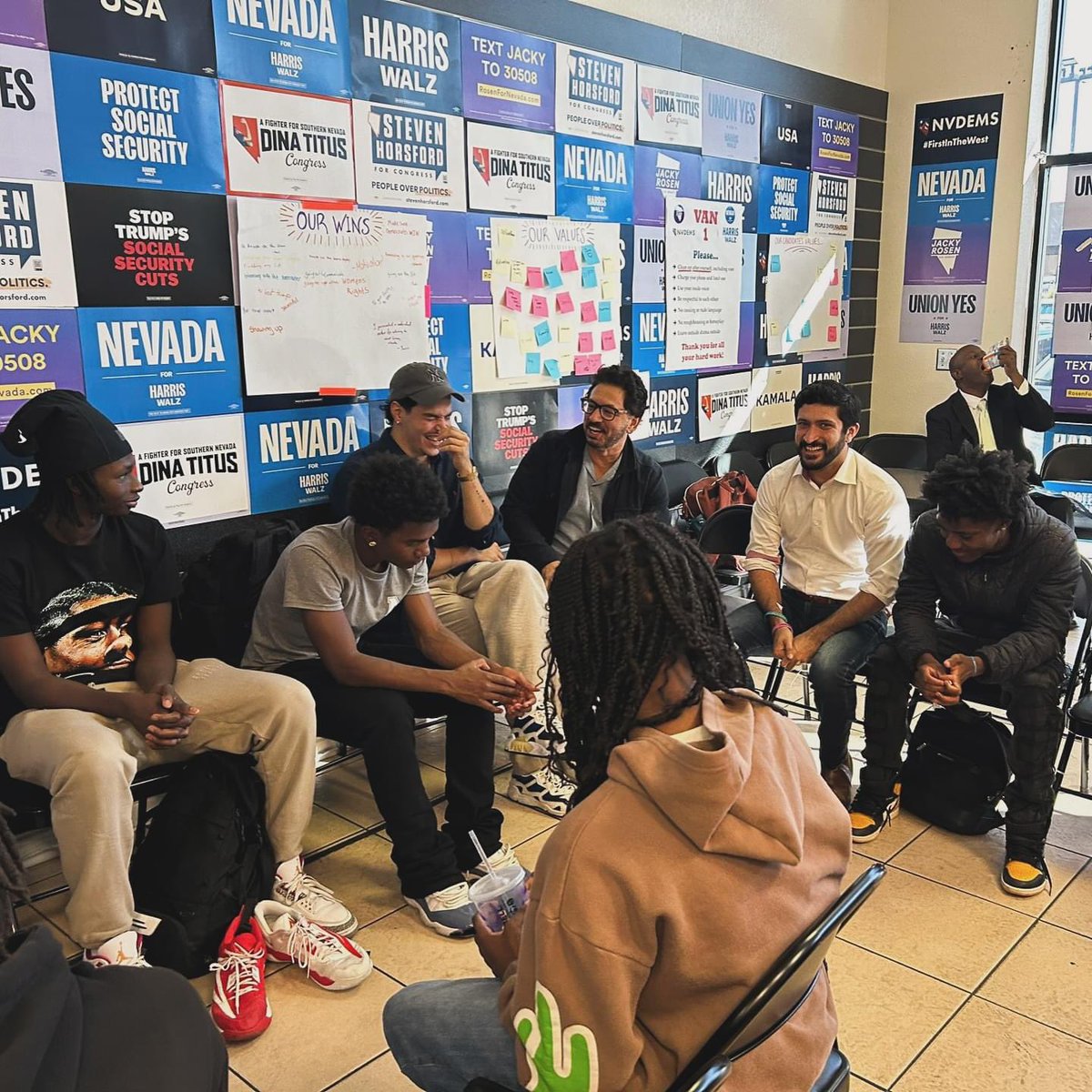 SteveWrightCD35's tweet photo. @GregCasar out teaching young high school students in Nevada about politics.
Maybe @GregCasar @RepCasar can explain what irresponsible behavior in politics looks like too .
#TXST #Tx35 #Texas #saveaustin #atx #LATINOSFORTRUMP #SanMarcos #AustinCityLimits #latstrikeforce #SanAntoniotx #SanAntonio #austin @DocumentingATX @TravisGOP @TexasGOP @saveaustintx
https://t.co/mxqa1JGOy8
