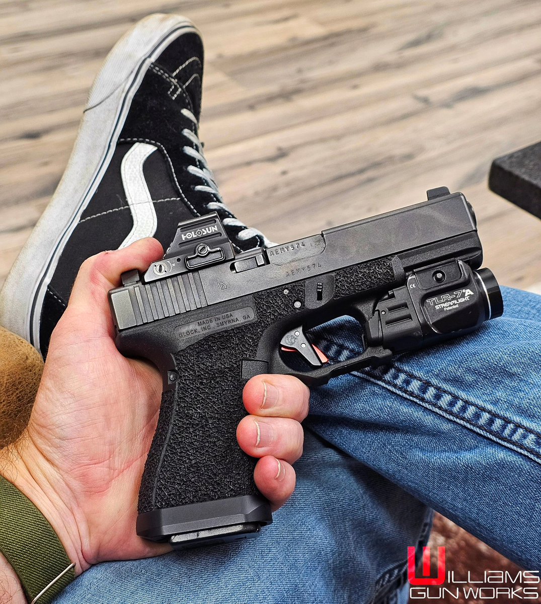 williamsgunwork's tweet photo. Most would figure it would carry some crazy custom gun. Nope, just this, for now 😈
#pewstinguished #stocksucks #9mm #glock #customglock #customguns #vans https://t.co/iIg3hrhJ7U