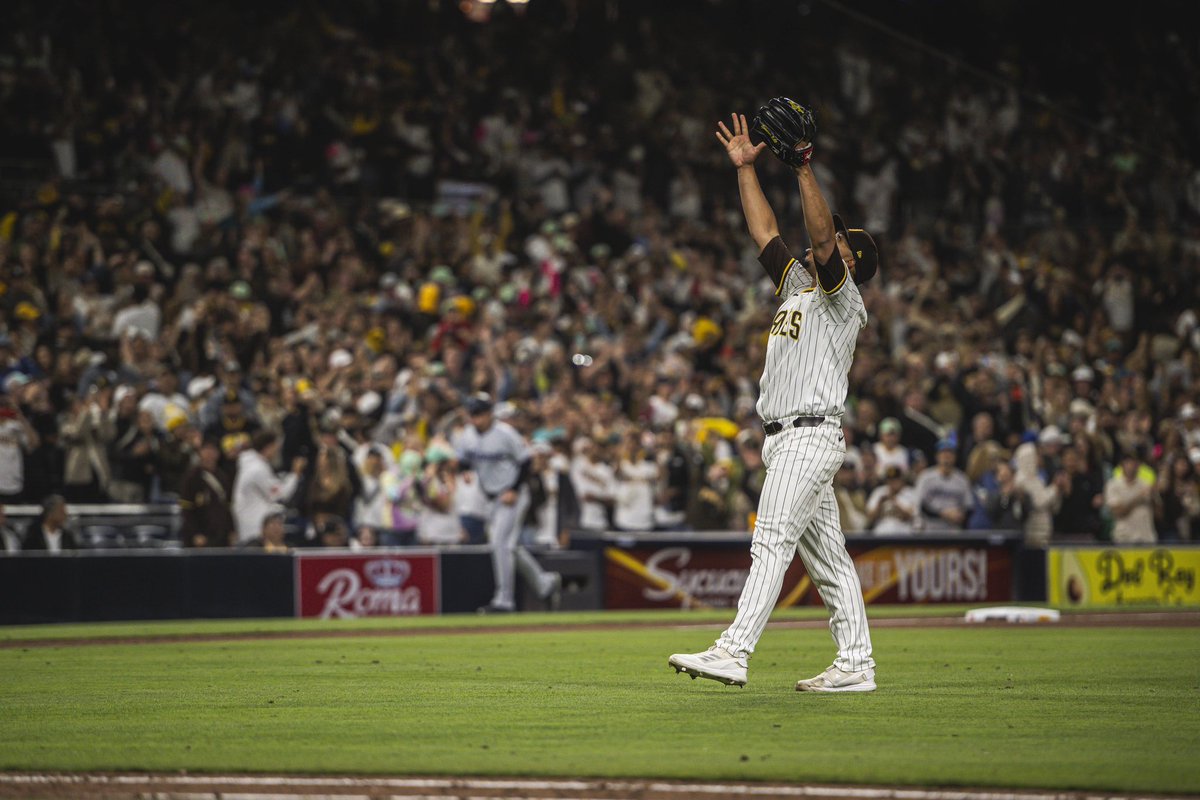 To my first full season in the Big Leagues: 

Thank you 🙏🏽  For a year of growth, Healthiness, challenges, dreams come true, Accomplishments, Brotherhood, and unforgettable memories! 🫶🏽 I Love you San Diego 🤎💛 See you soon 2025