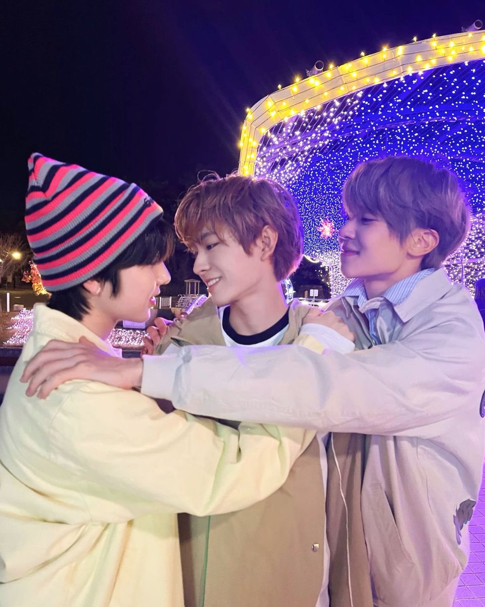 로쿠 tweet media