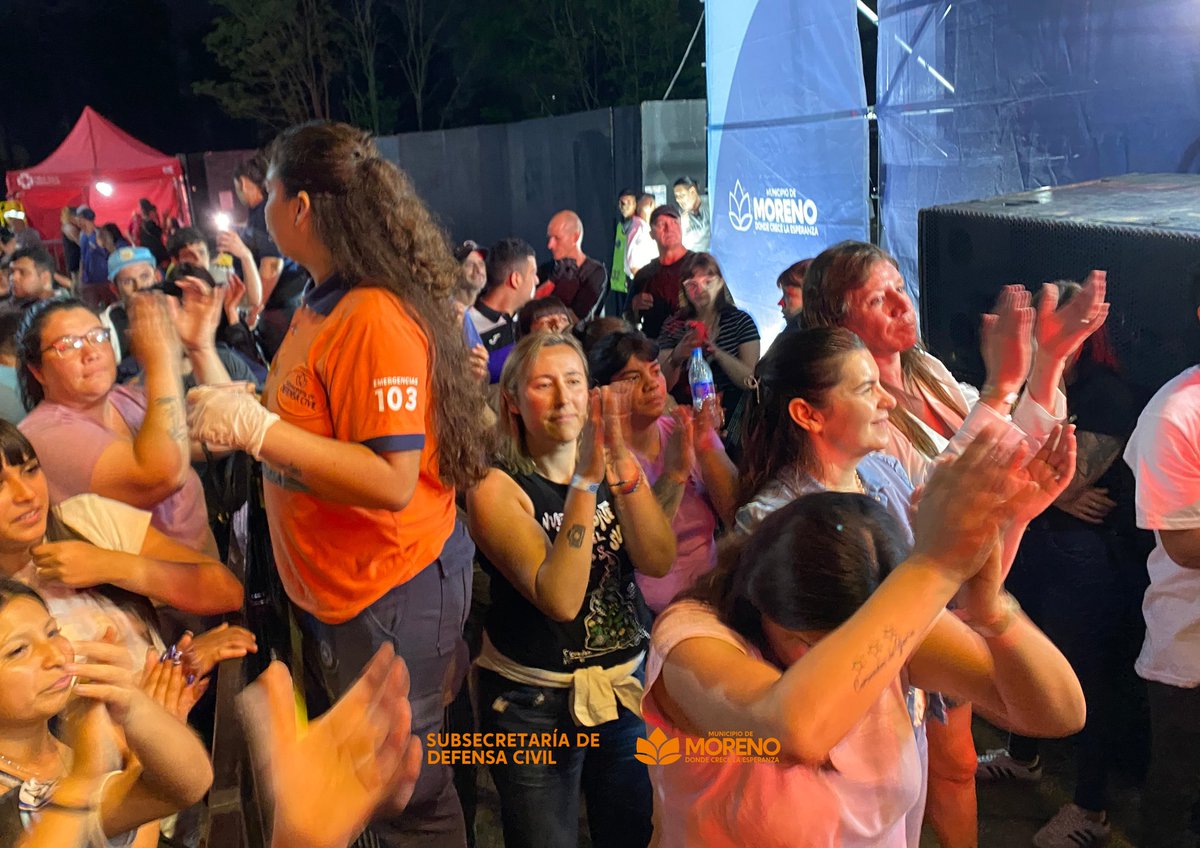 Defcivilmoreno's tweet image. PLANTÍN FLORAL🌻

Defensa Civil se hizo presente en el el festival del Plantin Floral en la Plaza Dr. Bujan, trabajando activamente para priorizar la salud y seguridad de la comunidad🧡

@emilse_carnero @moreno_municipio 

#defensacivil #prevencion #eventosmasivos #moreno